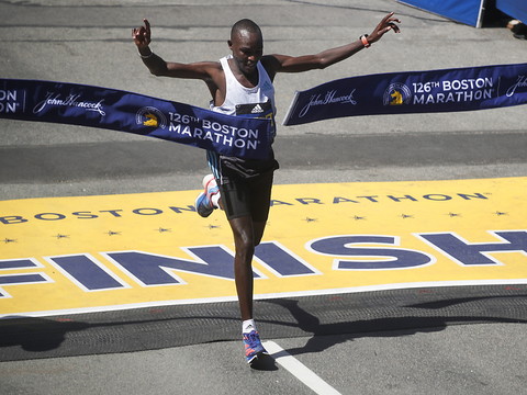 Chebet s'adjuge New York, Abraham abandonne