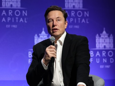 Elon Musk défend ses projets pour Twitter