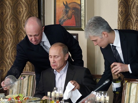 Un homme d'affaires proche de Poutine admet des 
