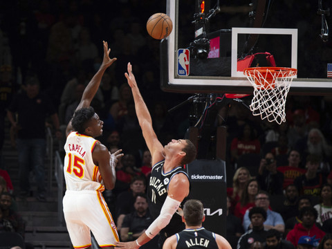 Atlanta inflige une première défaite à Milwaukee