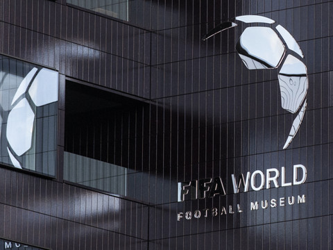 La communauté LGBT+ suisse interpelle la FIFA
