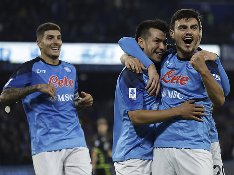 Naples assure contre Empoli