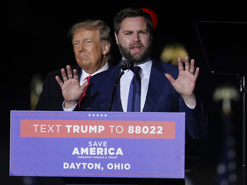 J.D. Vance, candidat pro-Trump, élu sénateur dans l'Ohio
