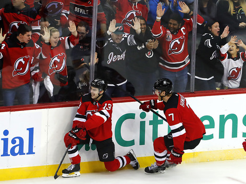Dominés par les Flames, les Devils trouvent le moyen de gagner
