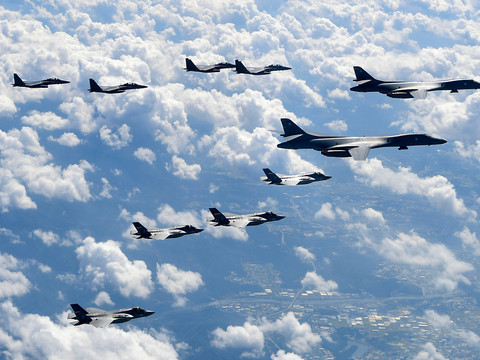 La Corée du Nord lance un missile balistique