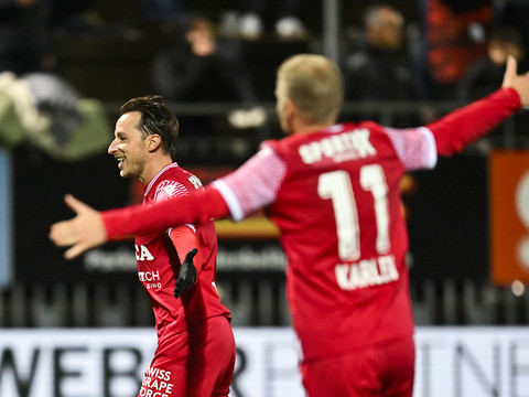 Sion et Servette poursuivent l'aventure, pas Lausanne