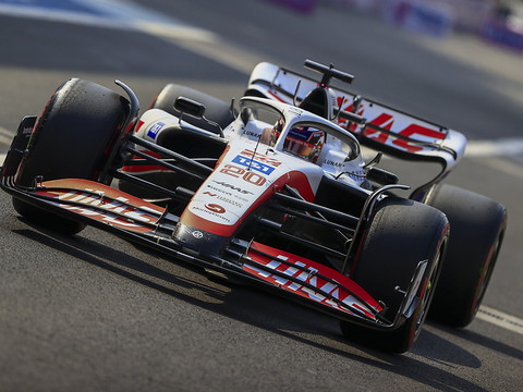 Magnussen partira en pole de la course sprint