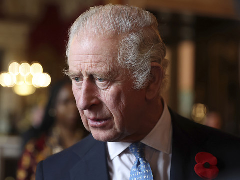 Le roi Charles participe à son premier 