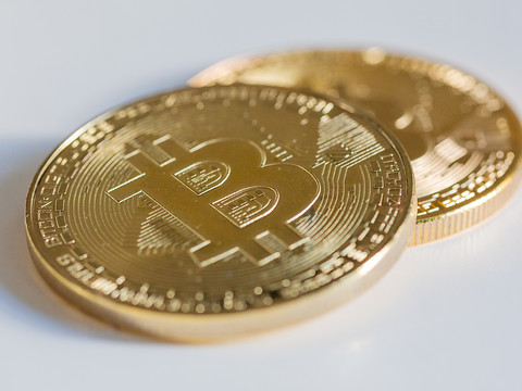 Binance promet un fonds de recours, le bitcoin rebondit