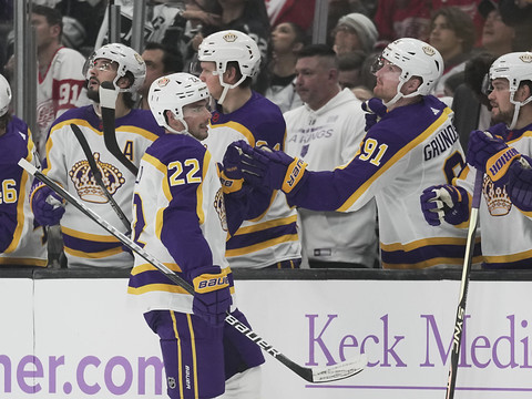 Fiala dépasse les 300 points en saison régulière