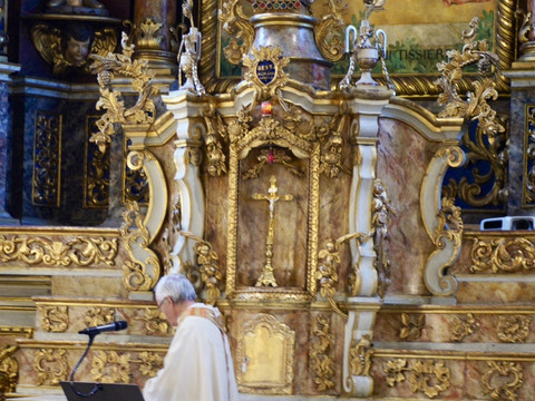 Une croix dérobée dans une église retrouvée dans une discothèque