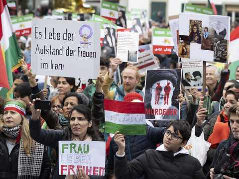 Quelque 25'000 personnes demandent des sanctions contre Téhéran