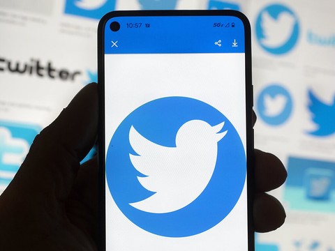 Musk reporte le lancement du nouvel abonnement de Twitter