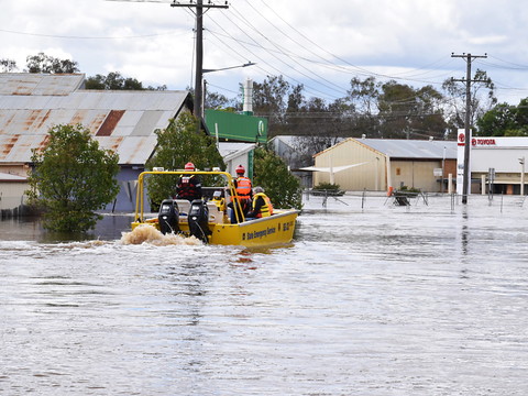 Des bâtiments entiers emportés dans une petite ville australienne