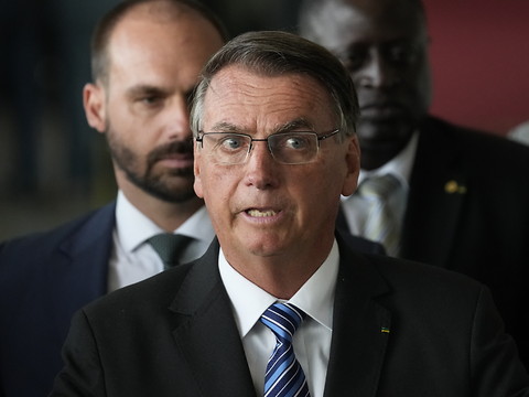 Bolsonaro reclus à cause d'une infection à la jambe