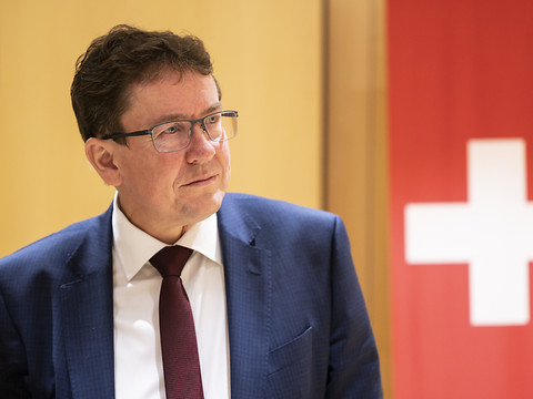 Rösti veut investir davantage dans la production d'électricité
