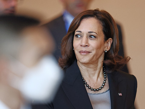 Kamala Harris rencontre Xi et insiste sur le dialogue avec Pékin