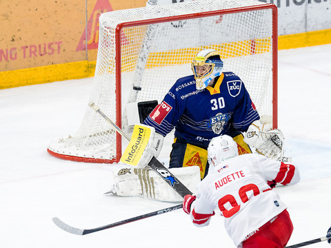 Lausanne offre une première victoire à son coach, pas Berne