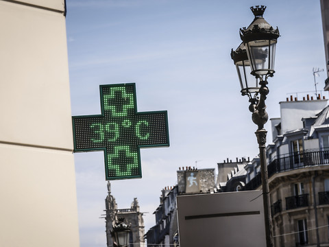 Entre canicules et Covid, un été 2022 meurtrier en France