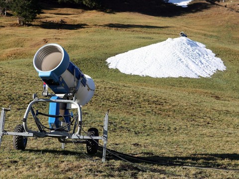 Les Suisses sont préoccupés par l'environnement, l'AVS et l'énergie