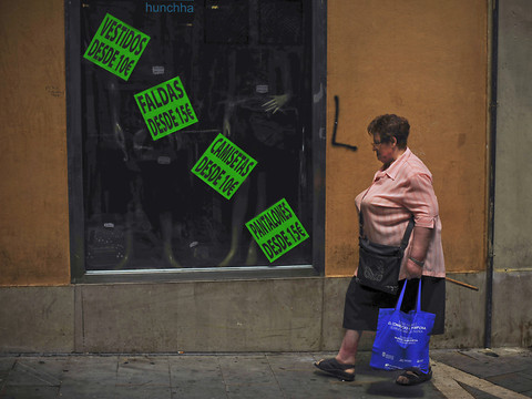 Zone euro: la récession se confirme, la hausse des prix s'atténue