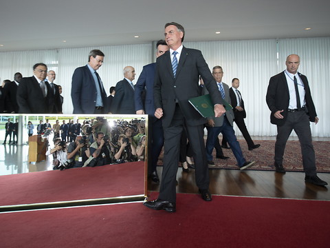 Lourde amende pour le parti de Bolsonaro, accusé de 