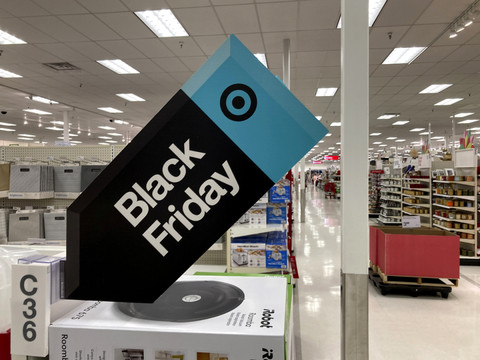 Aux Etats-Unis, le Black Friday assombri par l'inflation