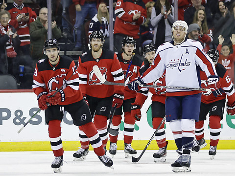 Hischier et les Devils à la fête face aux Capitals
