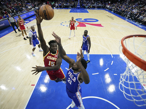 Atlanta tombe à Philadelphie