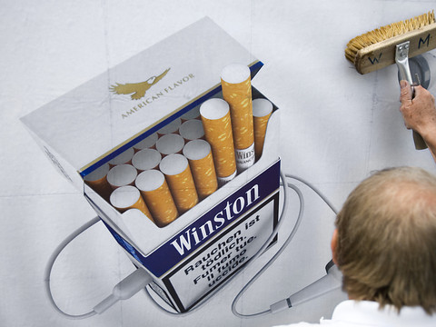 Les milieux publicitaires et du tabac contre 