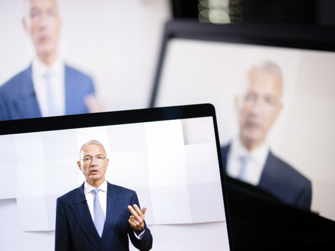 Credit Suisse: les reflux d'argent ont 