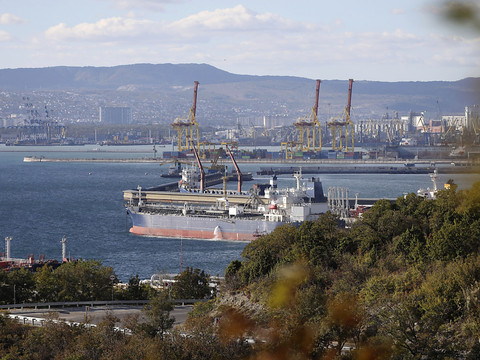 Prix du pétrole plafonné: Kiev prédit la chute de l'économie russe