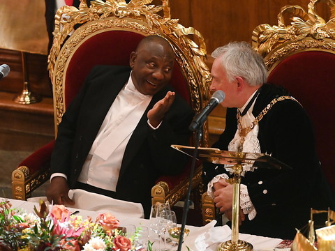 Le président Cyril Ramaphosa ne démissionne pas