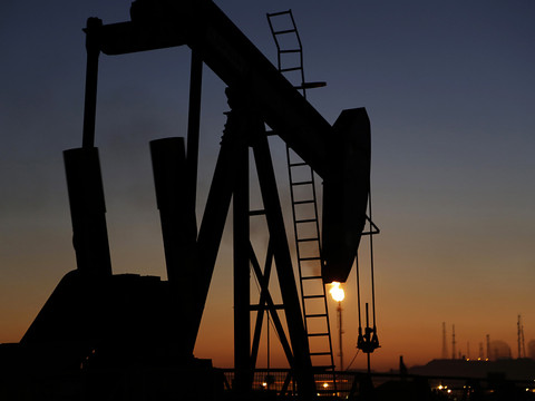 Pétrole: l'Opep+ maintient ses quotas dans un contexte instable