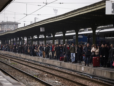 SNCF: retour progressif à la normale lundi après la grève
