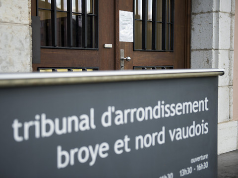 Le jeune Afghan accusé d'avoir tué sa petite amie se dit innocent
