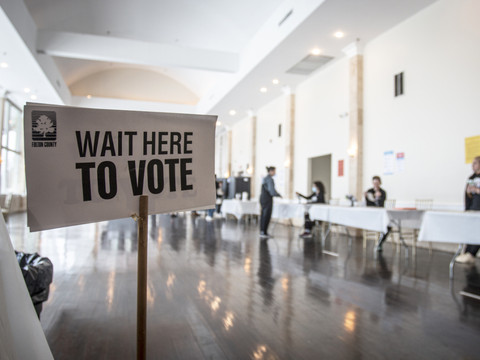 Les bureaux de vote ont fermé en Géorgie, élection test pour Biden