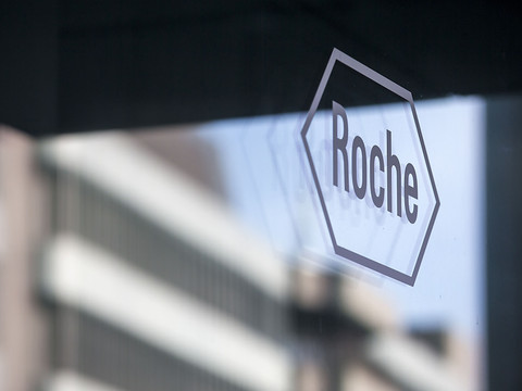 Roche relève les salaires en Suisse de 2,3% en 2023