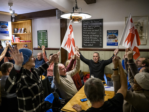 Victoire jurassienne fêtée dans un établissement public de Delémont
