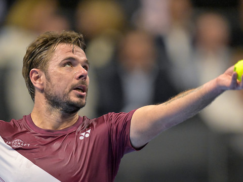 Wawrinka gagne deux matches, Stricker battu d'entrée