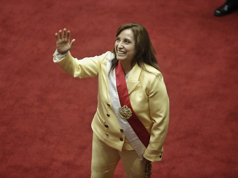 Dina Boluarte, première présidente du Pérou