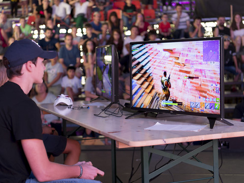 Le jeu vidéo Fortnite, accusé de créer une dépendance, poursuivi