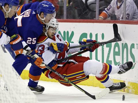 Les Devils dominés par les Islanders