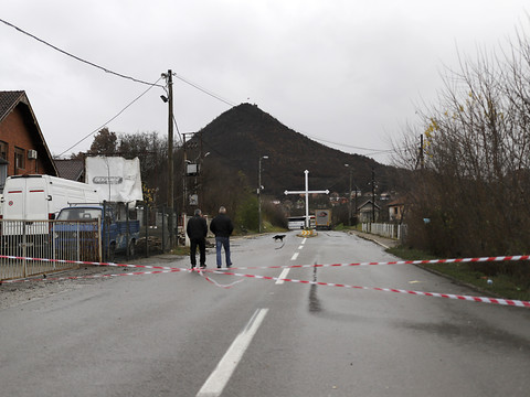 Tension dans le nord du Kosovo après des attaques contre la police