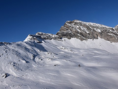 Un randonneur à ski tué dans une avalanche au San Bernardino (GR)