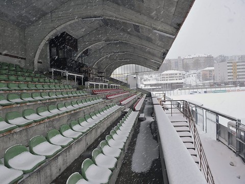 Abus sexuels: ex-entraîneur de foot au tribunal à Boudry