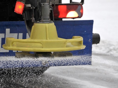 Pluies givrantes et routes glissantes, mais moins d'accidents