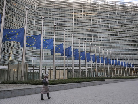 L'UE adopte l'impôt minimal de 15% sur les multinationales
