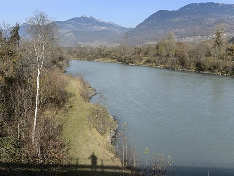Elargissement du Rhône et nouvelles digues dans le Chablais