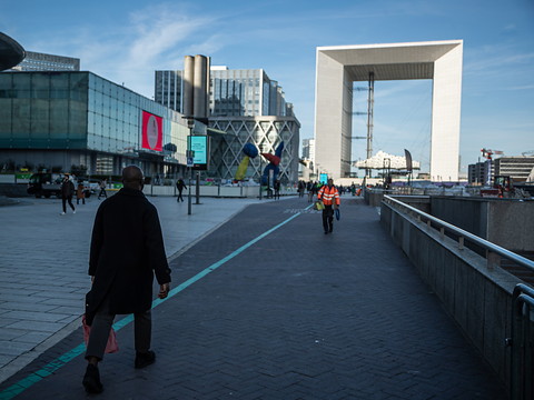 France: l'activité du secteur privé se contracte en décembre